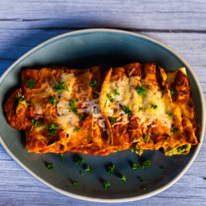 Cannelloni met spinazie, ricotta en tomatensaus