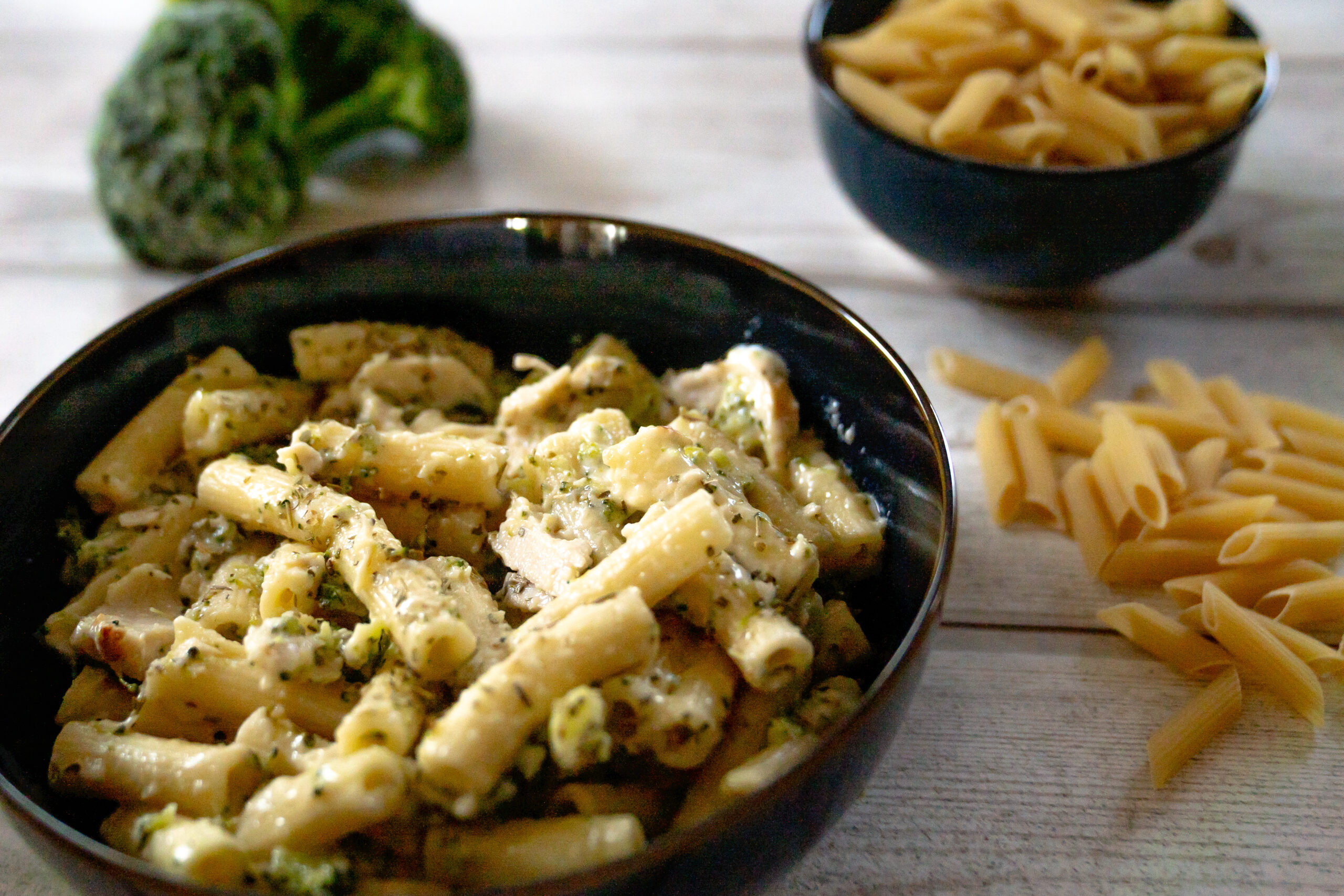 Pasta alfredo (kip, broccoli, parmezaan)